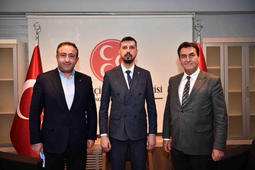 Dündar’dan MHP Osmangazi’ye ziyaret