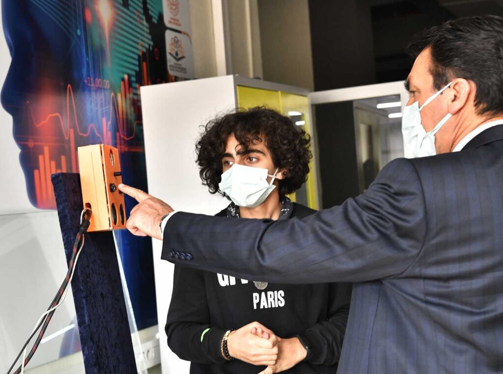 Eğitim yatırımları başarılarla taçlanıyor