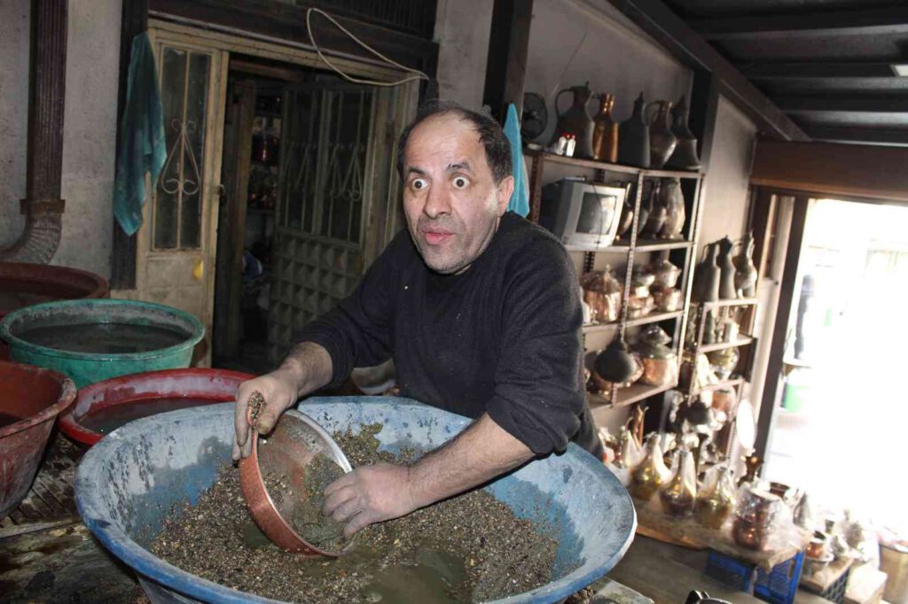 Görmeden kalaylıyor