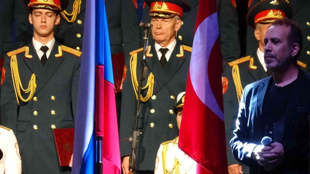 Haluk Levent Bursa’da konser verdi