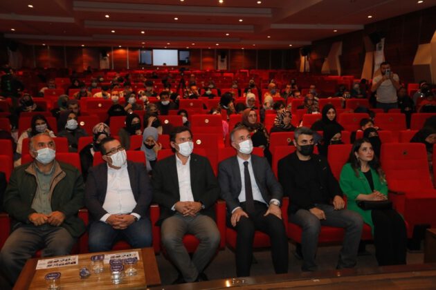 ’Huzurlu Aile Mutlu Gençlik’ semineri sürüyor