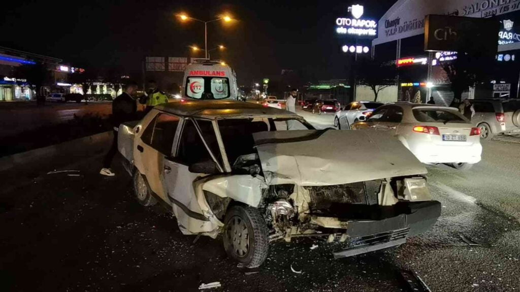 Kanlar içindeyken aracını düşündü