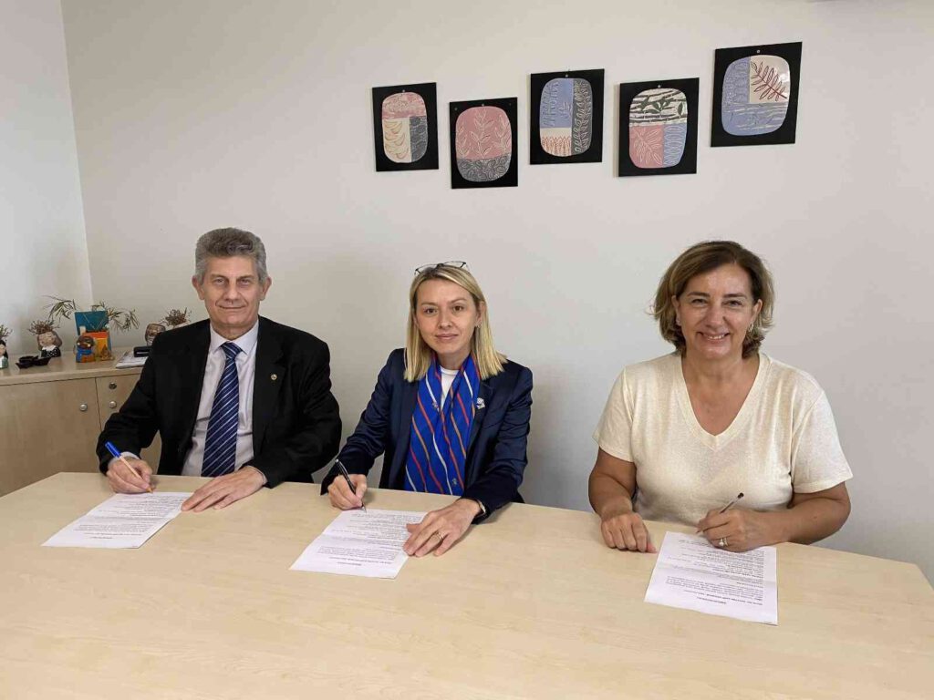 Kız öğrencilere yönelik eğitim programı