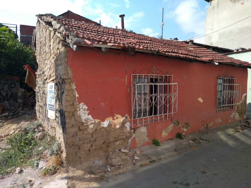 Mahallelere nefes aldıran yıkım