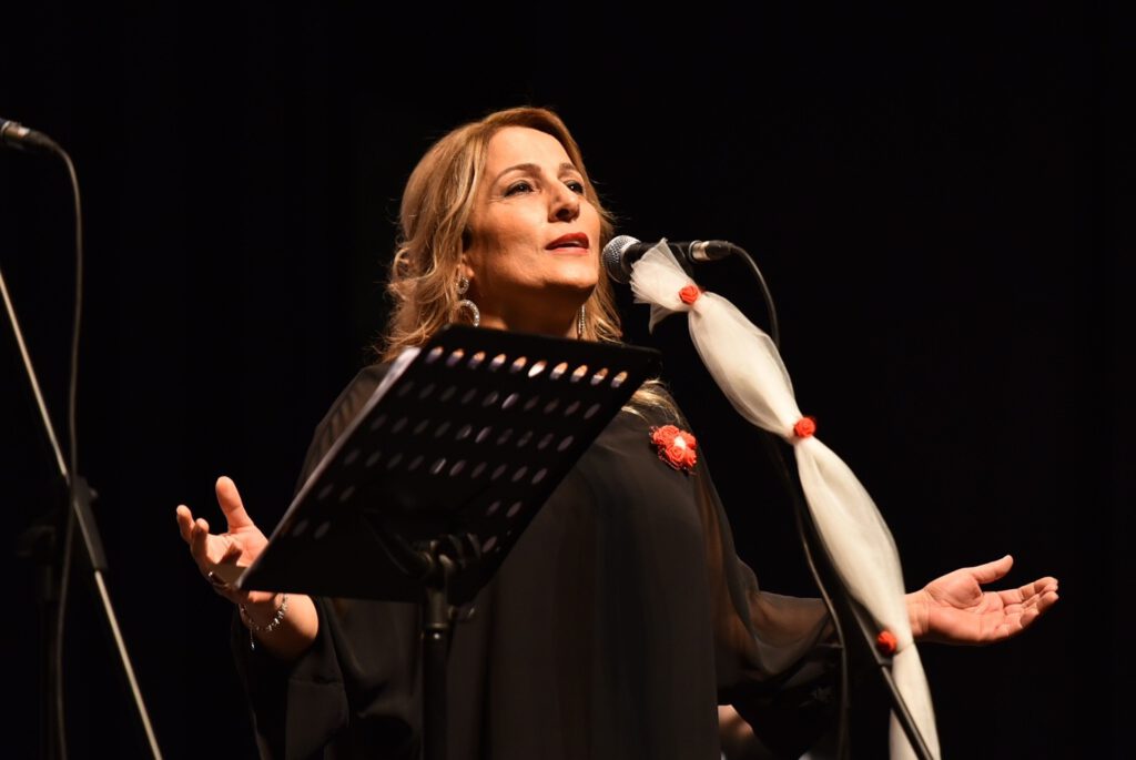 Muhtarlar Korosu’nun solisti Başkan oldu