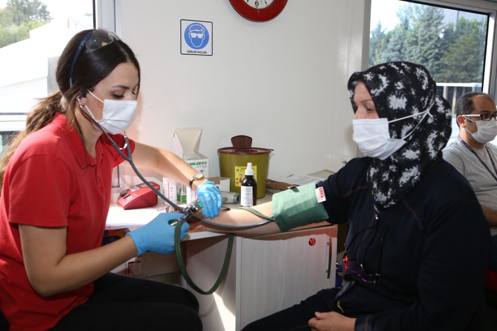 Nilüfer Belediyesi personelinden kan bağışı