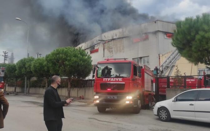 Bursa’da tekstil fabrikasında büyük yangın