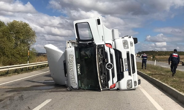 150 metre sürüklenen tırdan sağ çıktı