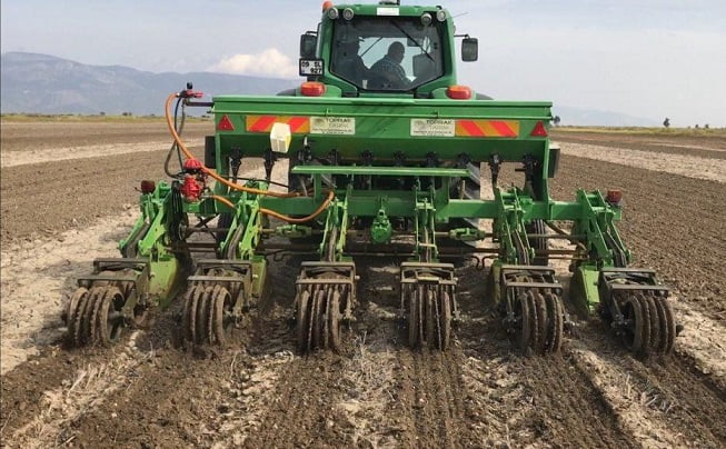 Toprak işleme ve arazi hazırlığı hizmeti alınacak