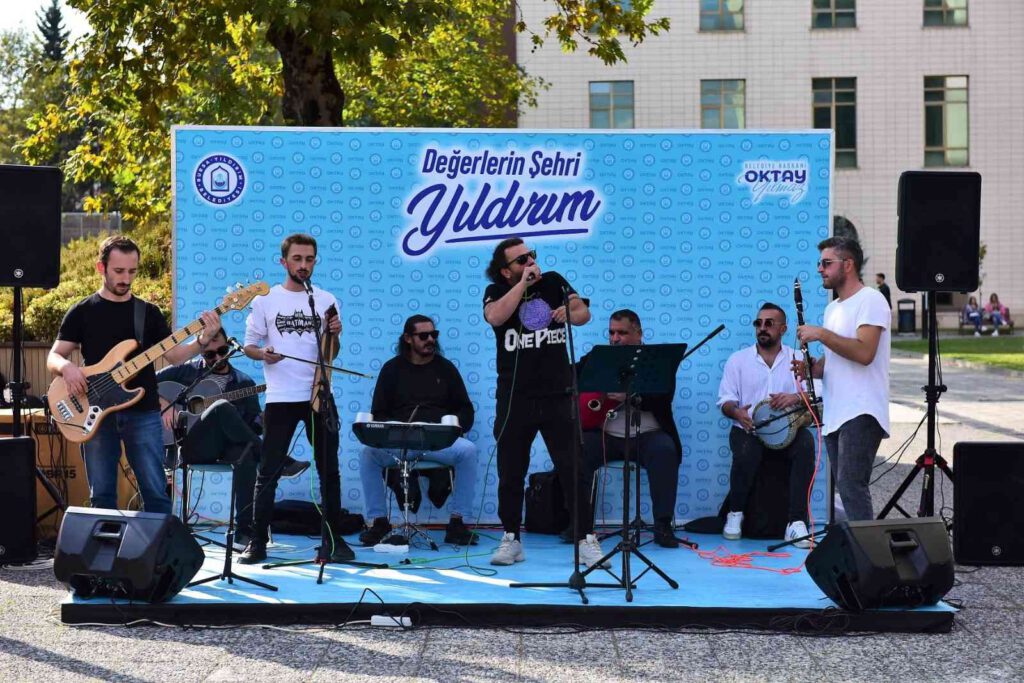 Yıldırım’dan üniversitelilere sıcak karşılama