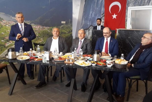 Atatürk Çizgisi ile bütünleşen tek parti biziz!