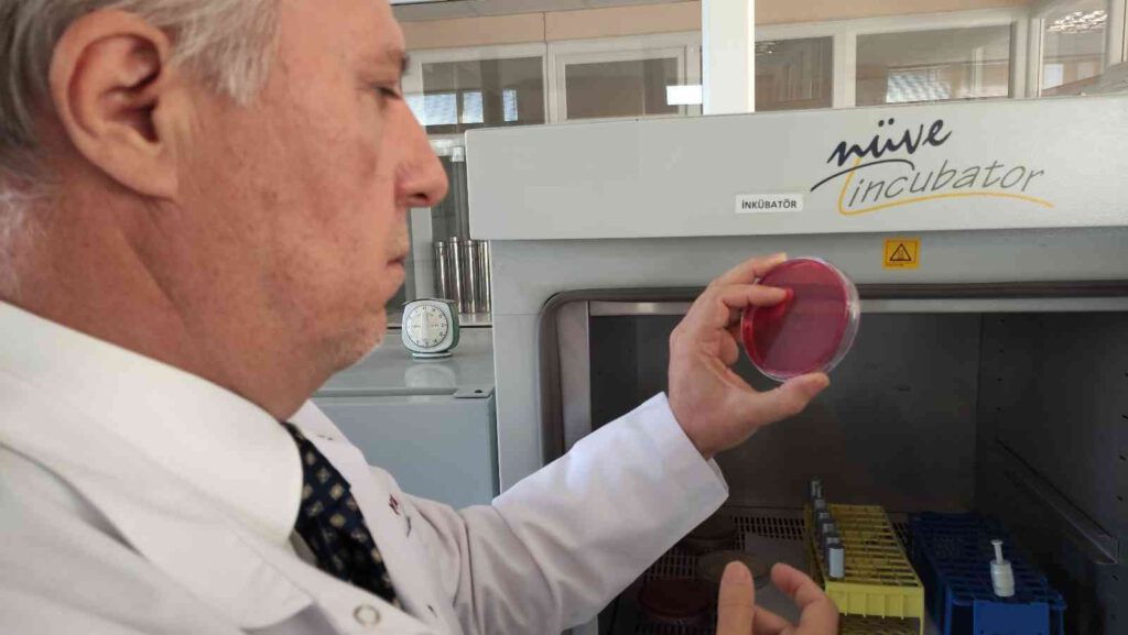 2 saatten fazla aynı maskeyi kullanmayın!