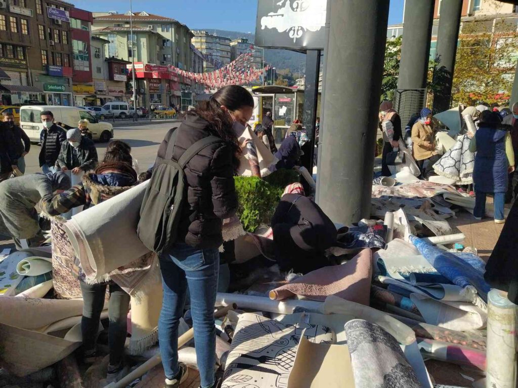 50 liraya halı almaya koştular