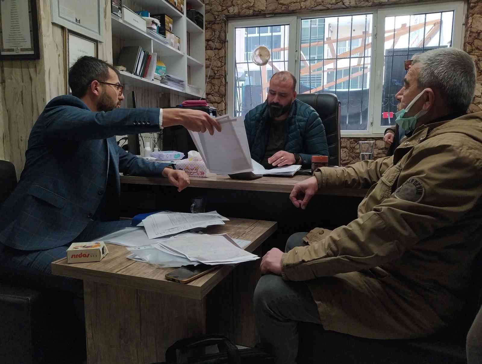 688 dairenin olduğu sitede koltuk savaşı