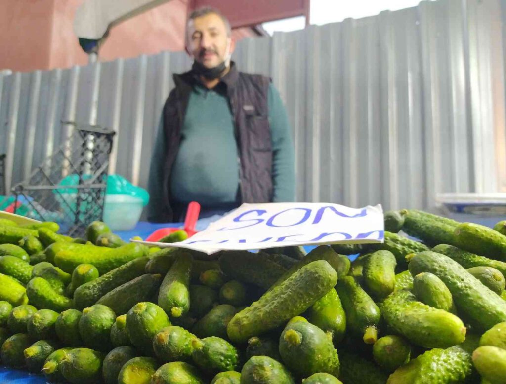 Son kornişonlar kapışılıyor