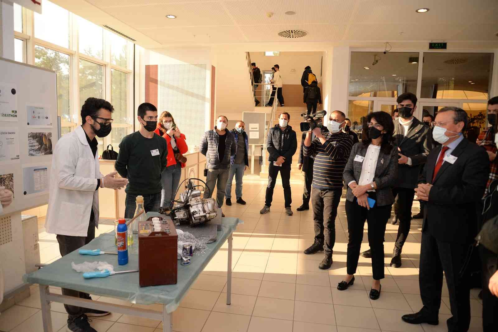 Atıkları sanat eserine dönüştürdüler