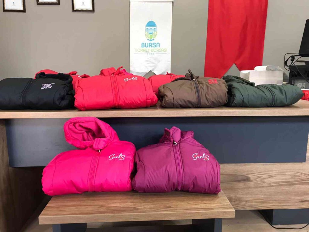 Bursa Ticaret Borsası’ndan öğrencilere mont