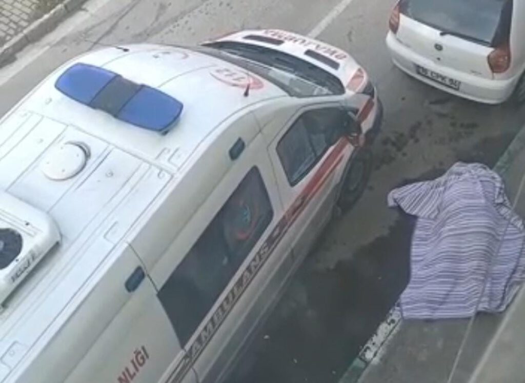 Çamaşır asarken canından oldu