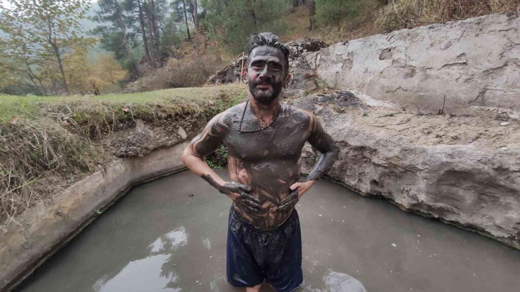 Çamurda güzellik banyosu