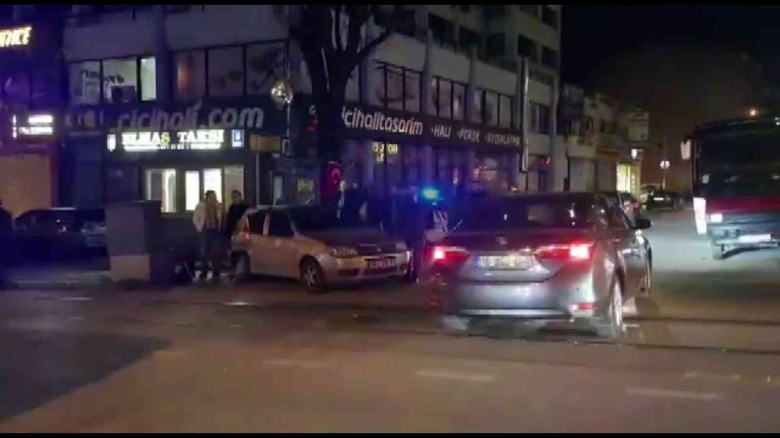 Direksiyon hakimiyetini kaybetti, kaza yaptı