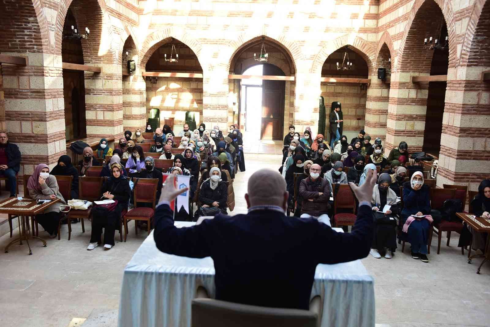 Edebiyatın şaheserleri yorumlanıyor