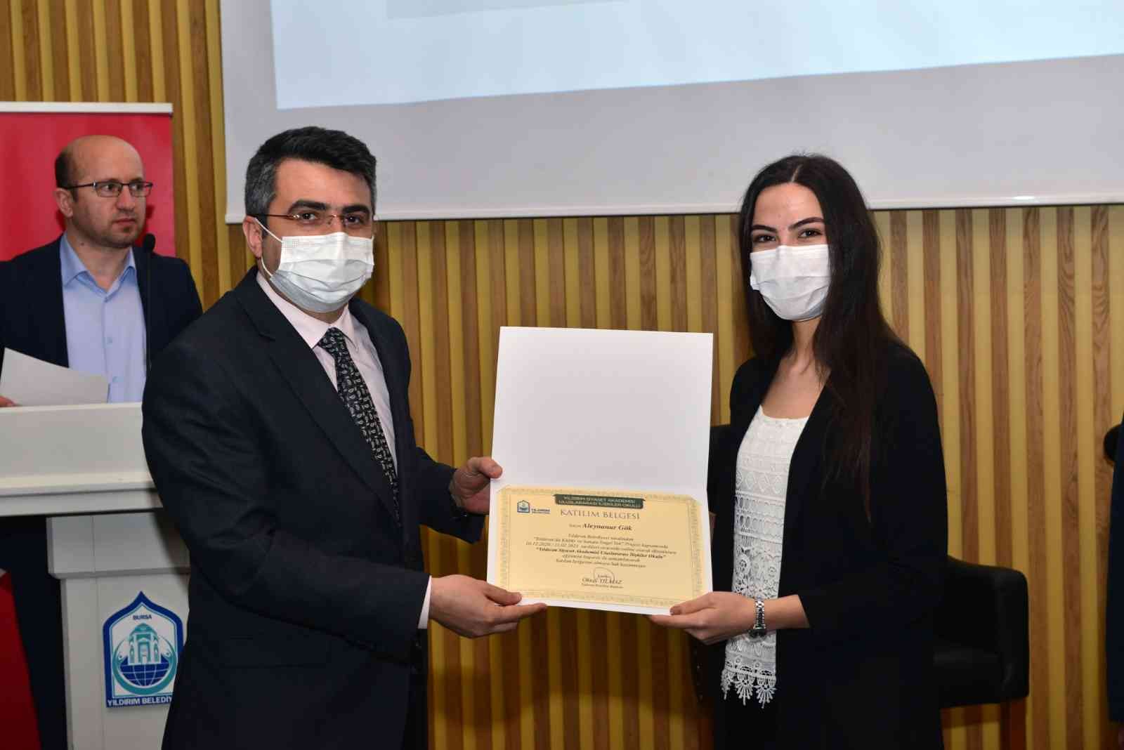 Eğitimler devam ediyor