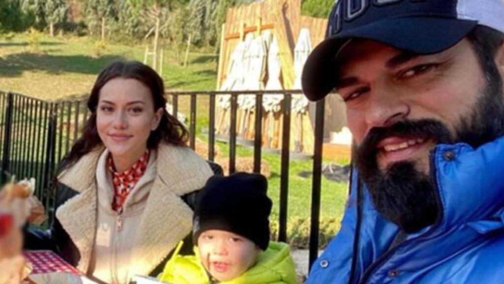 Fahriye Evcen’den aile fotoğrafı