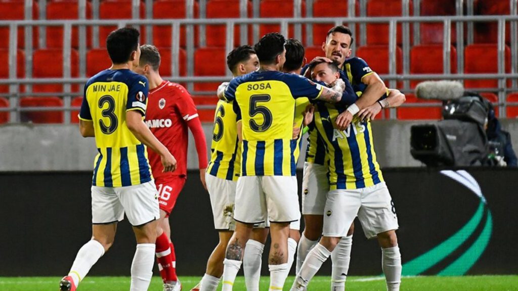Fenerbahçe 3 puanla döndü