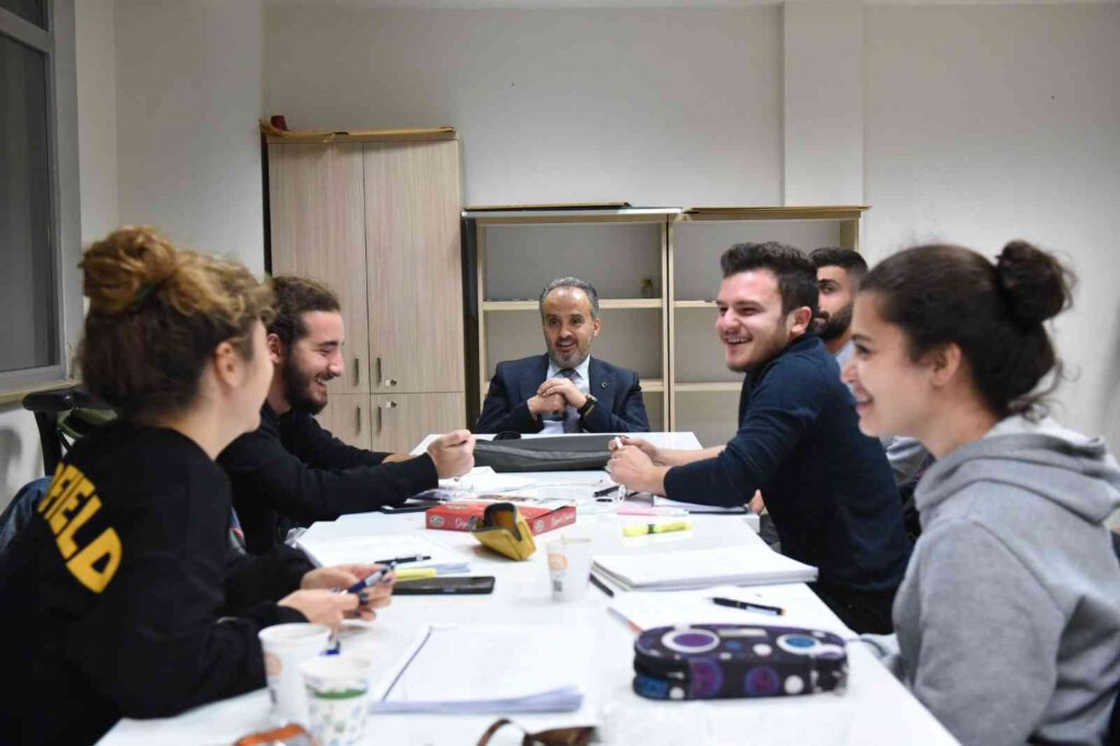 Alinur Aktaş süreyi uzattı