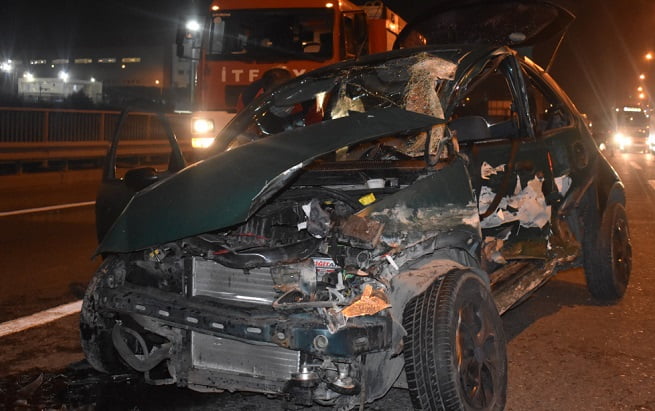 3 araç birbirine girdi