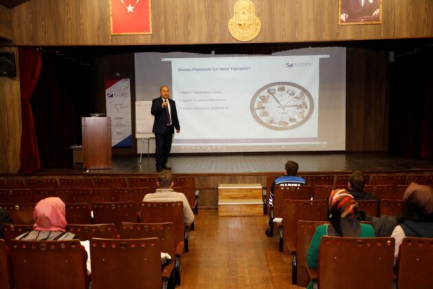 İnegöl Belediyesi’nde eğitimler başladı