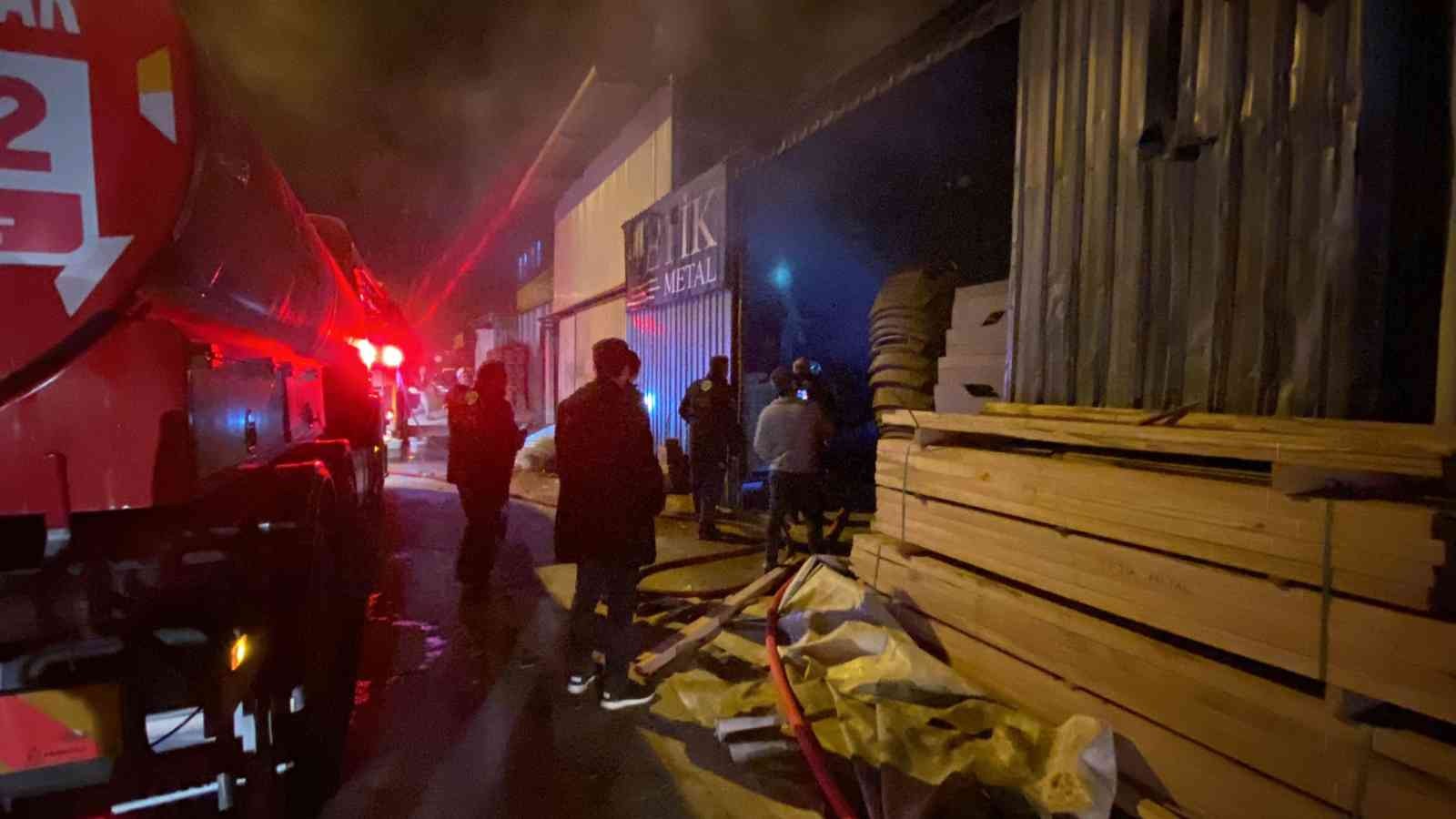 İnegöl mobilya sanayide yangın