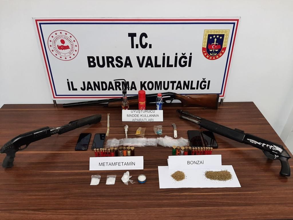 Jandarmadan zehir tacirlerine darbe