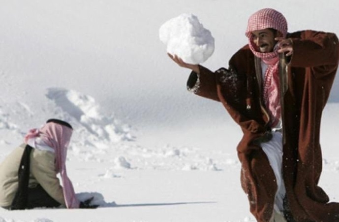 Suudi Arabistan’a kar yağdı