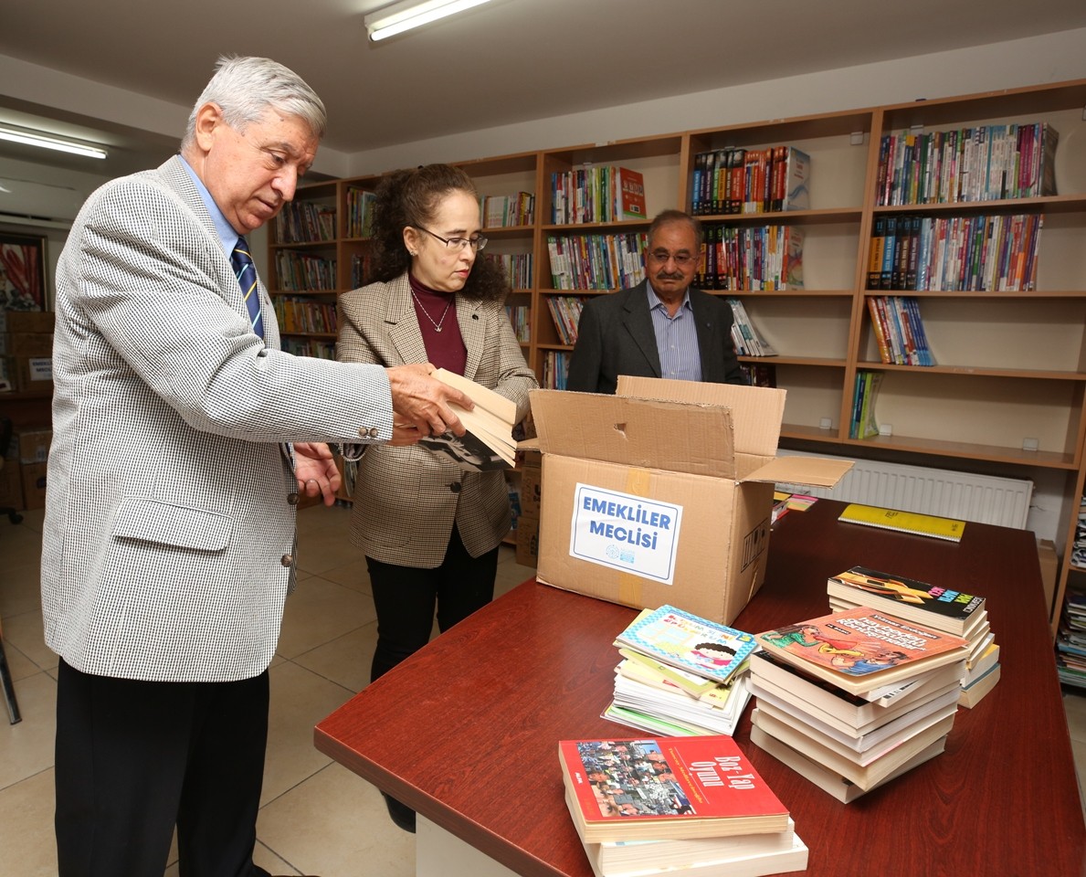 Kitaplarla gönüllere köprü kurdular