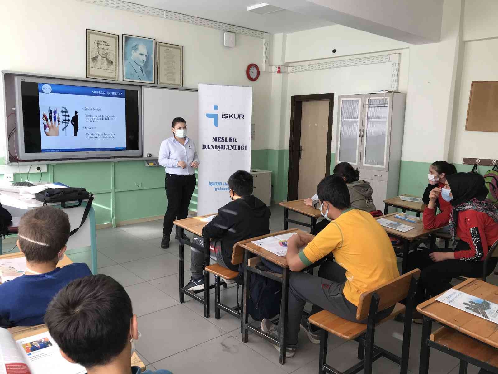 Meslek danışmanları köy okullarında