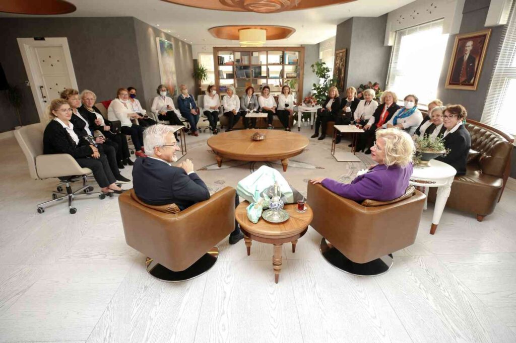 Nilüfer Kadın Korosu’ndan, Erdem’e ziyaret