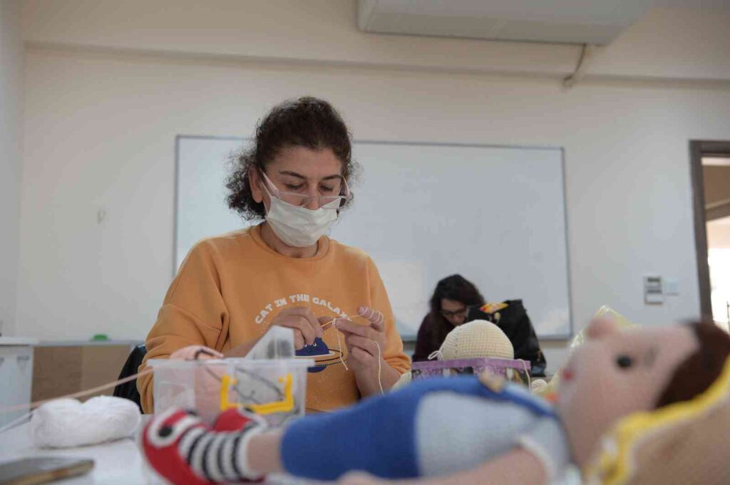 OSMEK kursiyerlerinden organik oyuncaklar