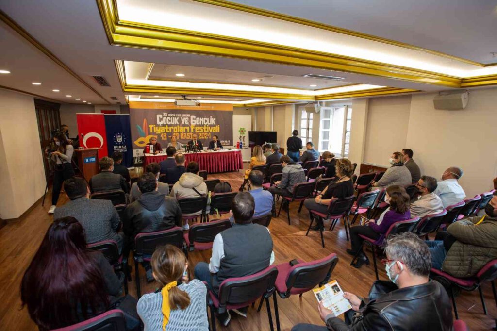 Perde çocuklar ve gençler için açılıyor