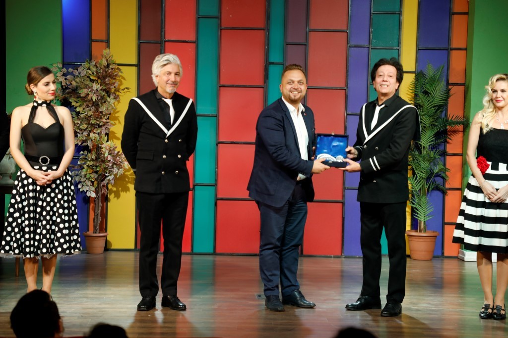 Süt Kardeşler, kahkahaya boğdu