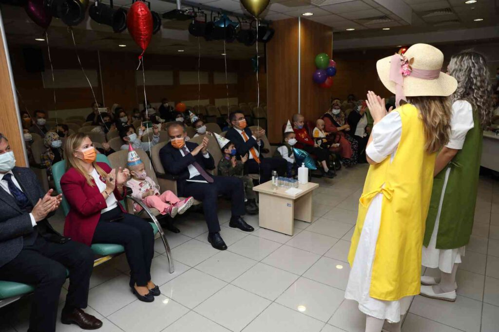 Tiyatro hastaneye taşındı