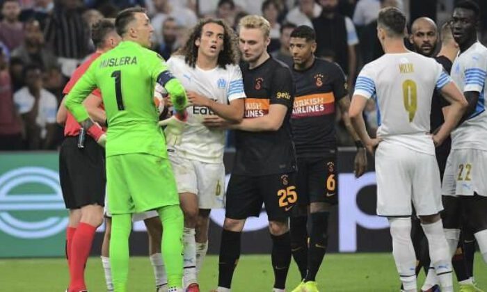 UEFA’dan Galatasaray’a ceza!
