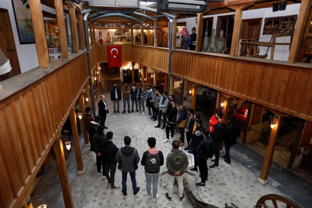 Üniversite öğrencileri İnegöl’ü tanıyor