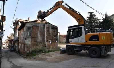 Yıkılan metruk bina sayısı yüzü geçti