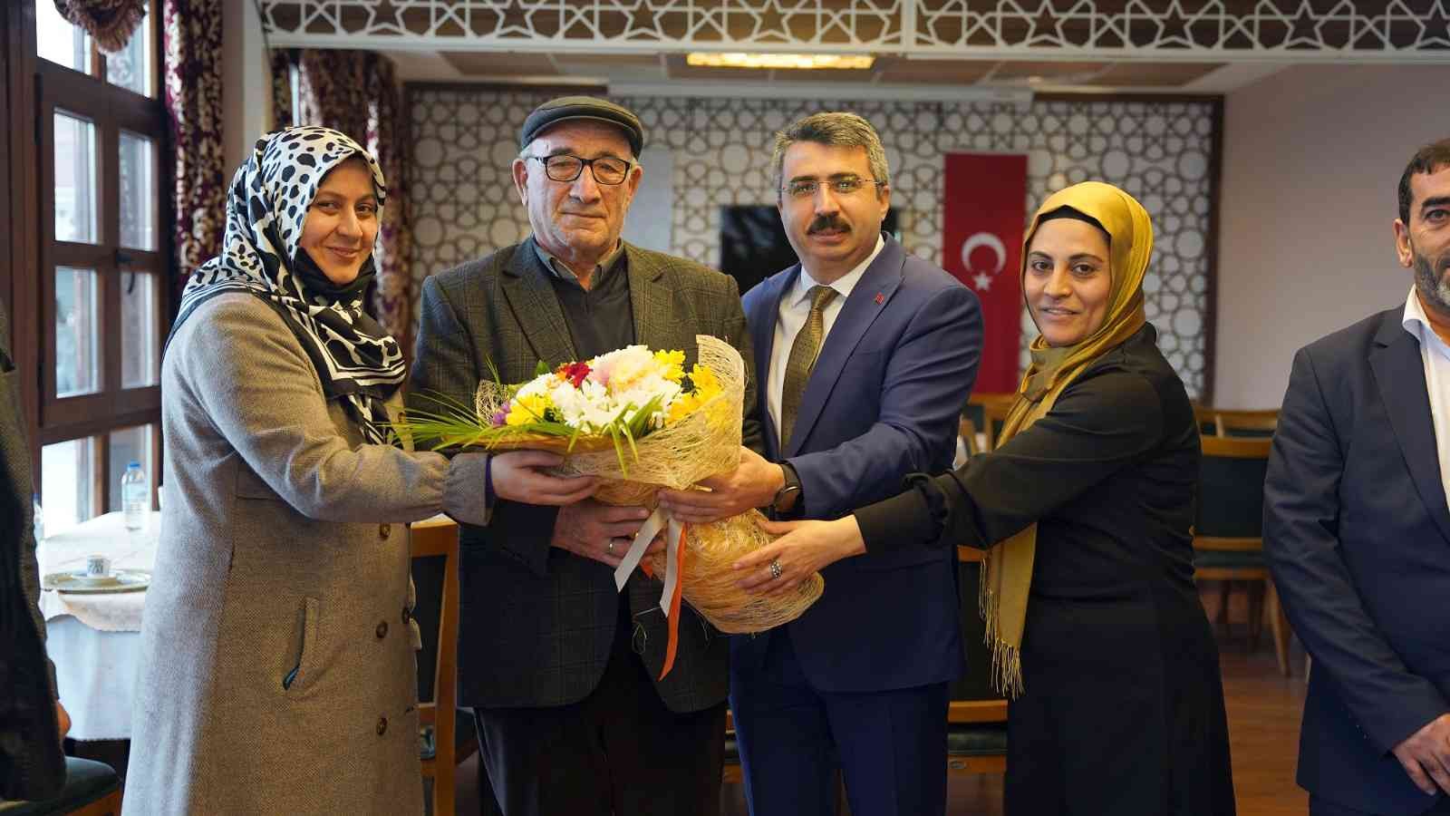 Yılmaz’dan ilkokul öğretmenine sürpriz