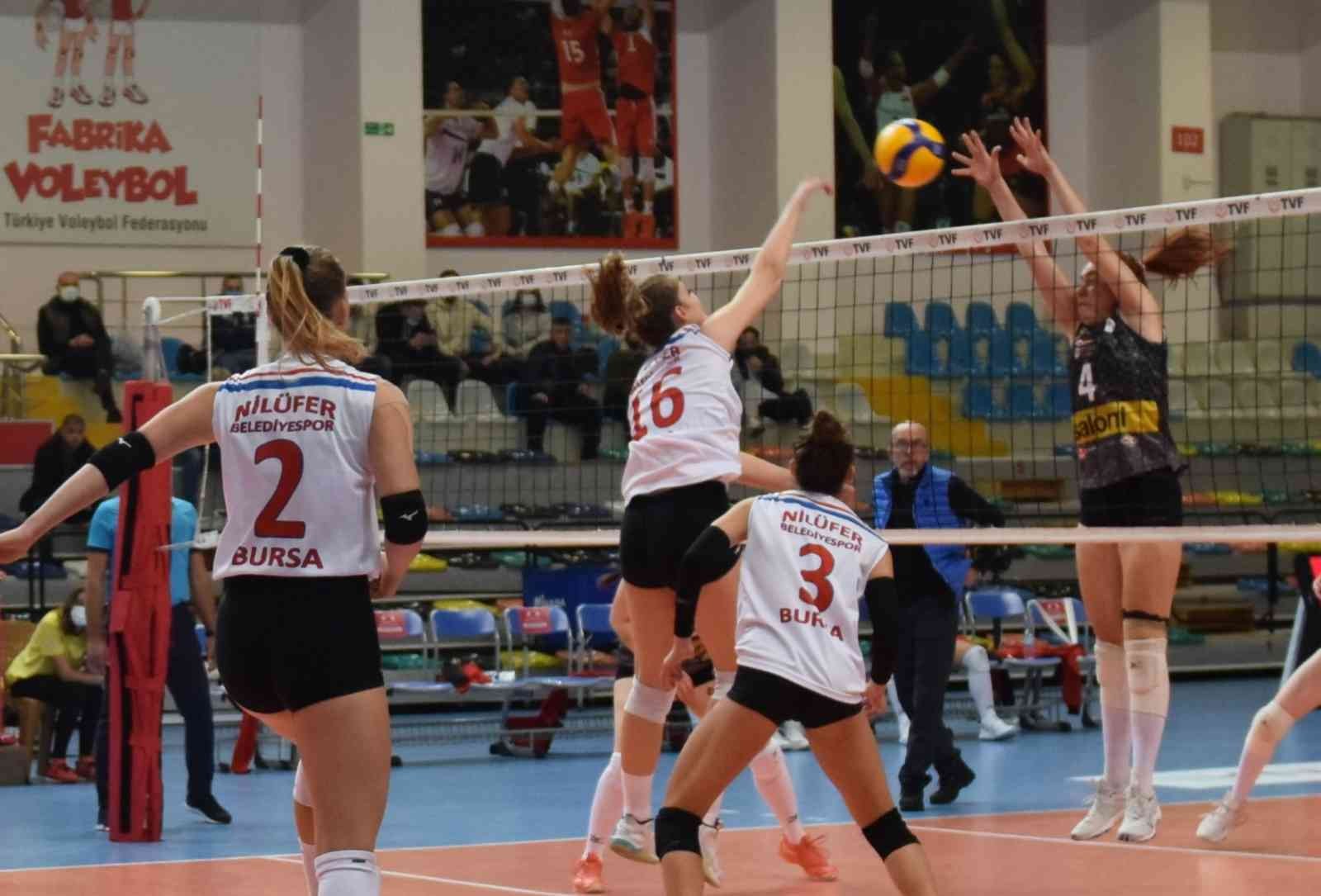 Zorlu maçı Nilüfer’in gençleri aldı