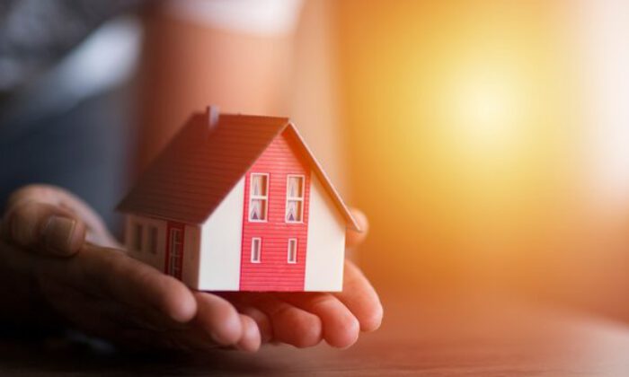 Mustafakemalpaşa’da 254 m² tripleks mesken satılıktır
