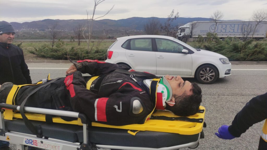 Motosiklet sürücüsü ölümden döndü