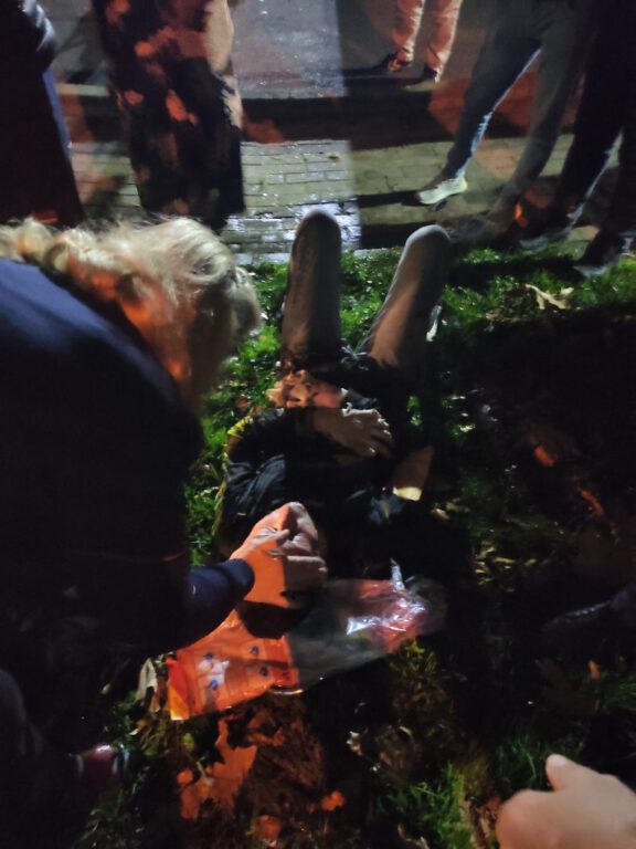 Şaka yaparken arkadaşını alev alev yaktı