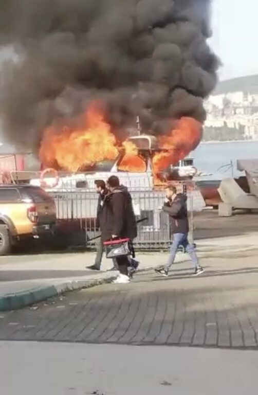 Barınağına çekilen yat işte böyle yandı